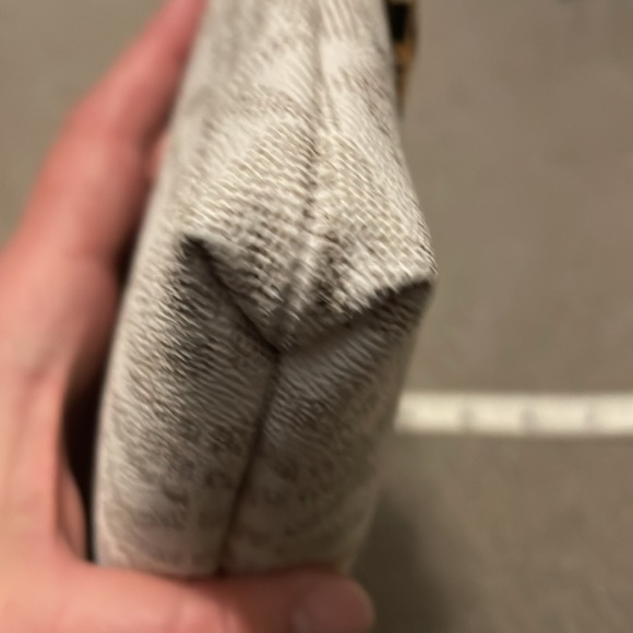 MK wristlet EUC - Picture 4 of 7